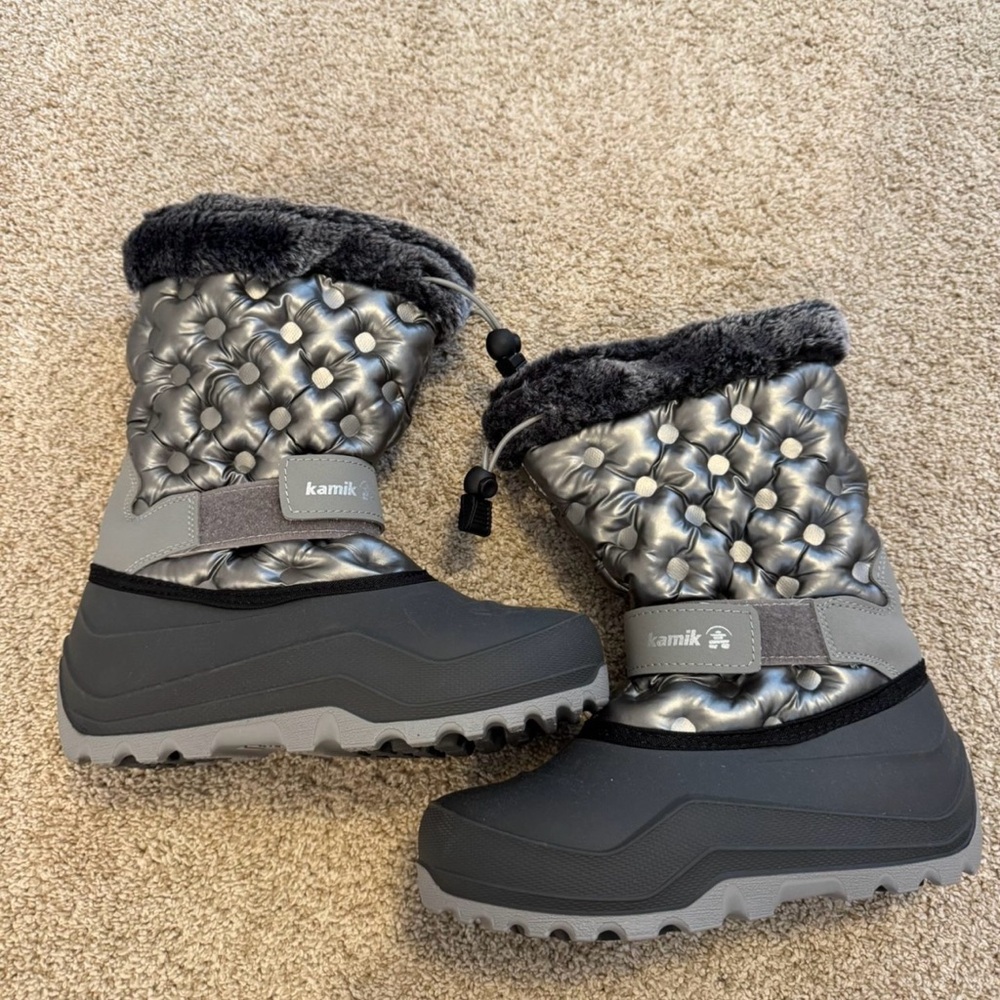 Kamik Gray and Black Mid-Calf Winter Boots
